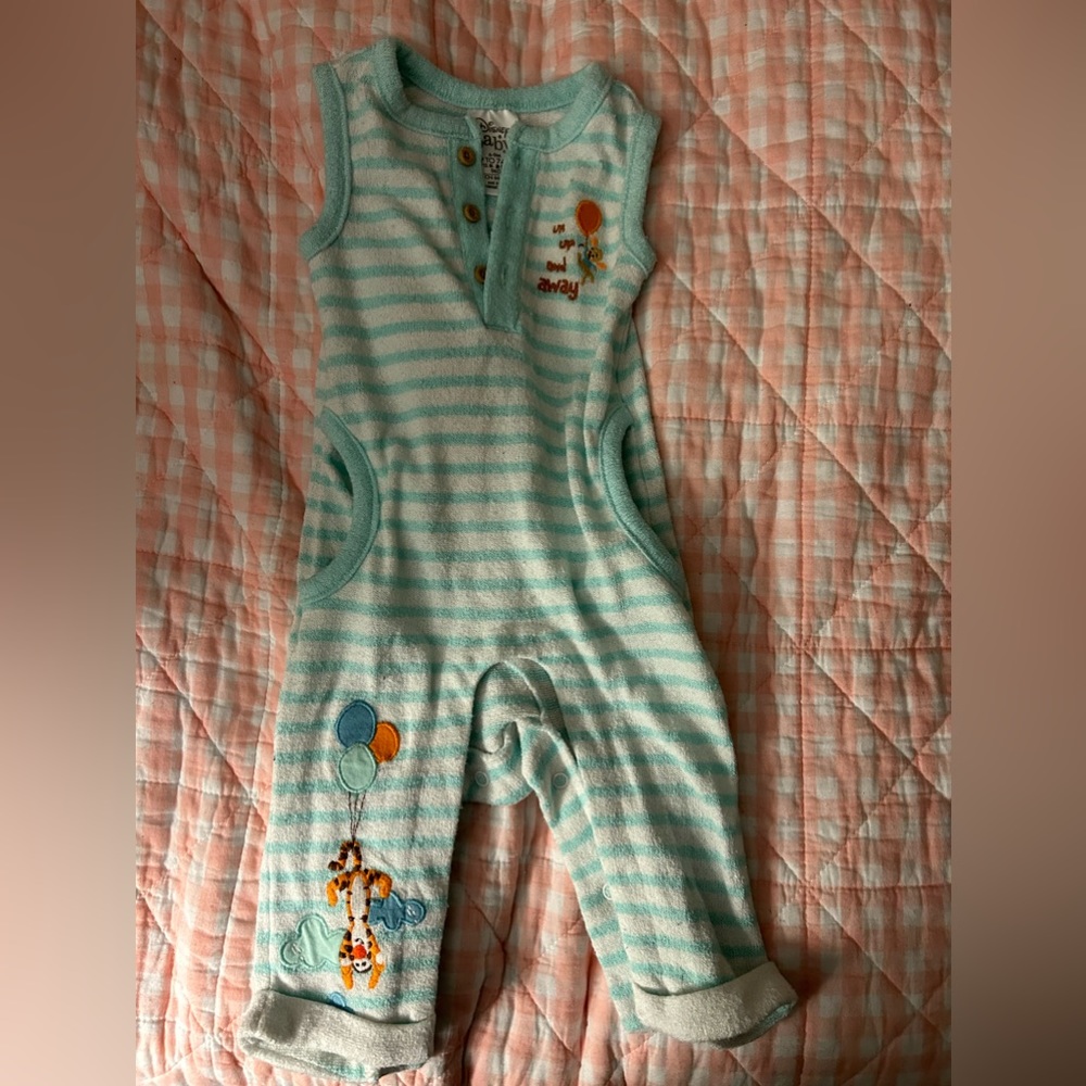 Disney Winnie the Pooh terry cloth one piece 6-9 months EUC